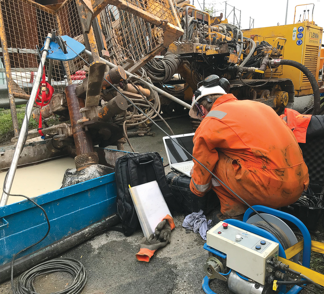 wireline logging probe